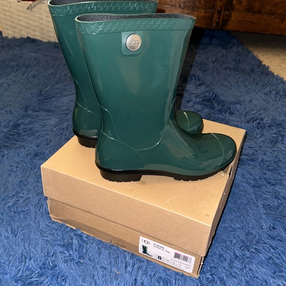 NWOT UGG Women Sienna Rain Boots: PINE. NEW! Size - 8.0 without Original Box!
